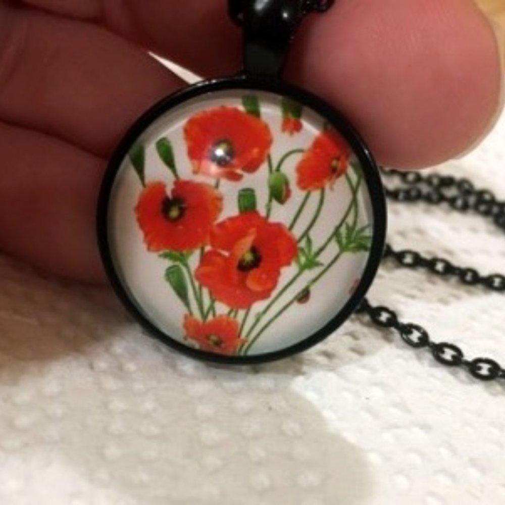 Awesome Red poppy necklace, NWOT